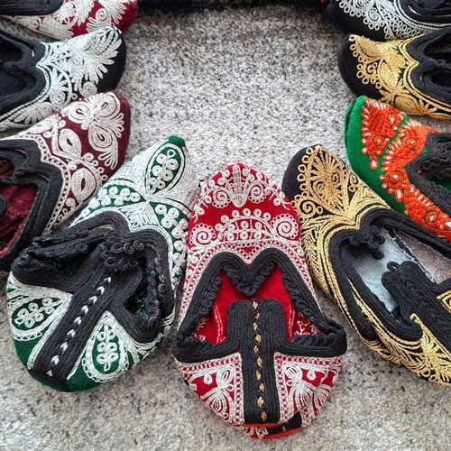 Rodopski Terlitsi like new, wool fabric with silk embroidery, size 37-39