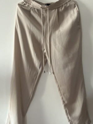 Zara pants like new, size XS, beige