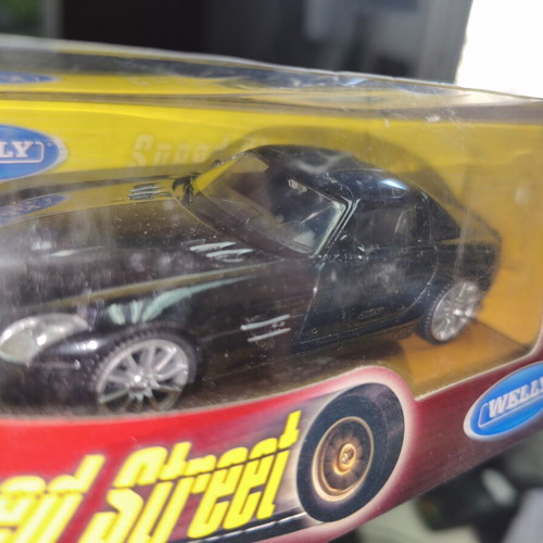 Welly diecast Mercedes SLR McLaren car 1:43 scale