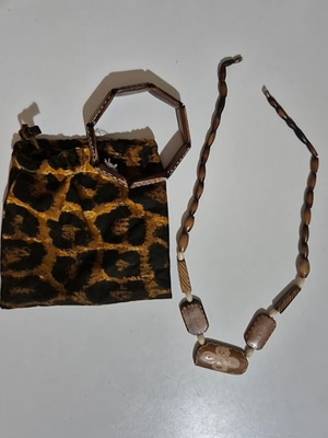 Wooden handmade jewelry set from Africa like new, bracelet 25cm and necklace 50cm