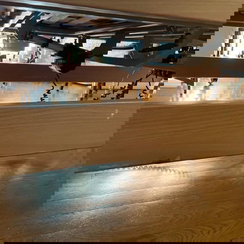 Νοσοκομειακό ηλεκτρικό κρεβάτι και αμαξίδιο μπάνιου σαν καινούργιο