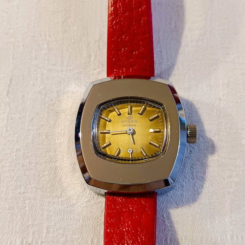 Winding women's watch unused, 32 millimeters size
