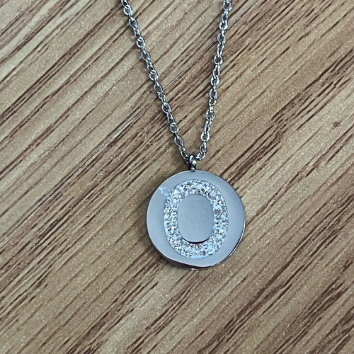 Silver necklace with letter O pendant new