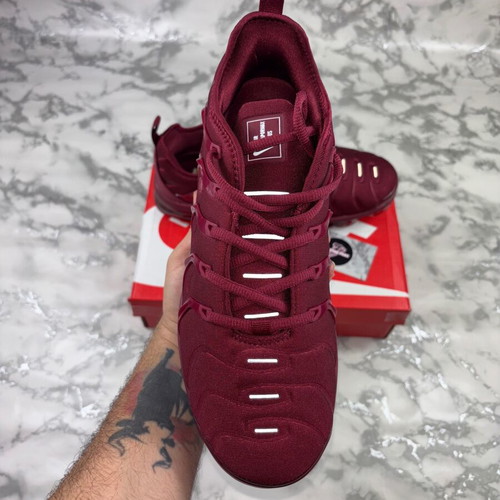Nike Vapormax Plus shoes made to order, burgundy