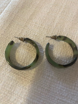 Earrings like new, black and green