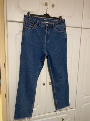 Dark blue jeans W32 like new