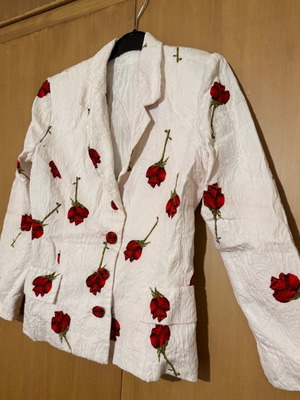 Women's jacket like new with covered buttons, white