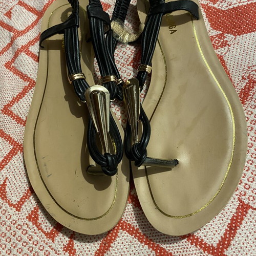 Flat sandals size 39 black like new