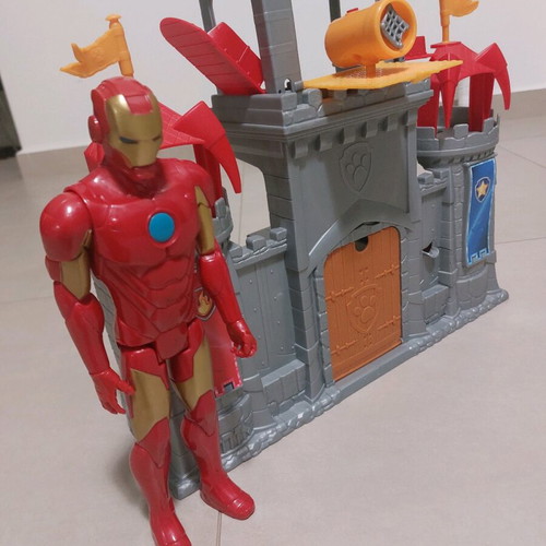 Φιγούρα Iron Man σαν καινούργιο σε άριστη κατάσταση
