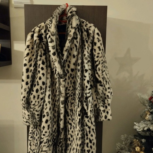 Eco fur coat like new, excellent quality, size L-XXL