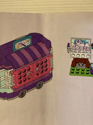 Lego Friends 41332 Emma's Art Stand used