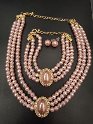 Vintage jewelry set new, elegant pink pearls