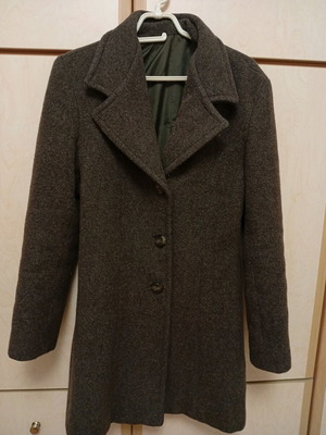 Women's brown coat like new with buttons and lining
