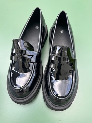 Loafers black patent leather size 40 new Bozikis