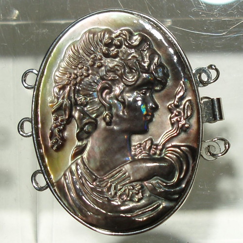 Stainless Steel Necklace Clasp with Shell Art Nouveau Design like new