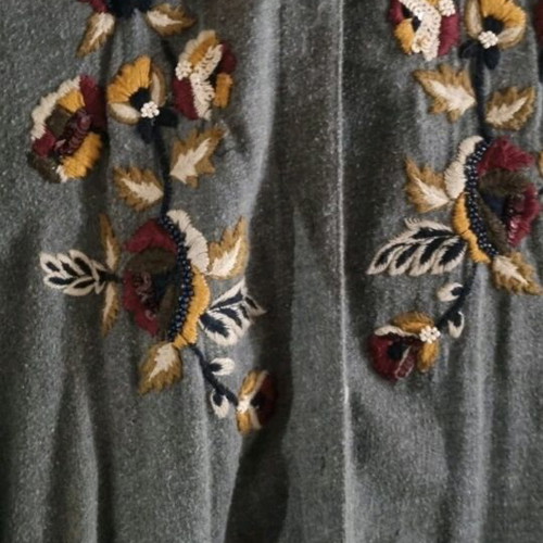 Asymmetric long shirt with embroidery like new, size M