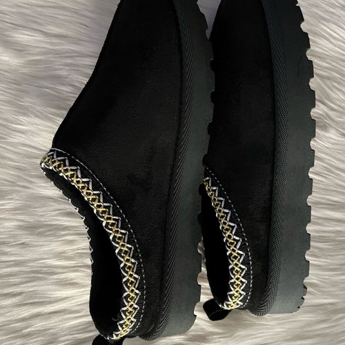 Women's black slippers new, closed design, comfortable