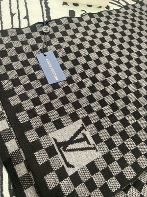 Louis Vuitton κασκόλ Damier καινούργιο, μαύρο και γκρι