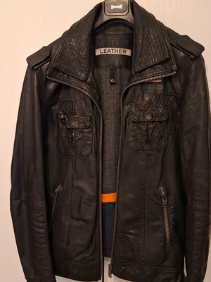 Leather jacket XL like new