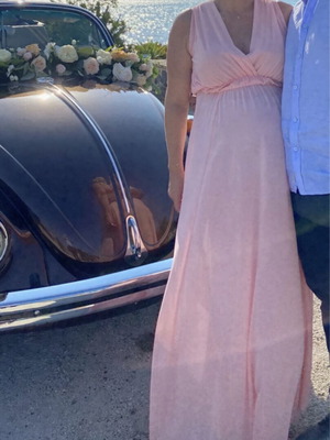 Long dress pink, like new, comfortable fit up to large