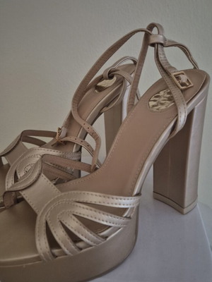 Luigi gold platform shoes size 37 like new
