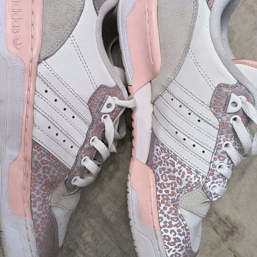Adidas Originals Rivalry Low like new white sports shoes with pink details