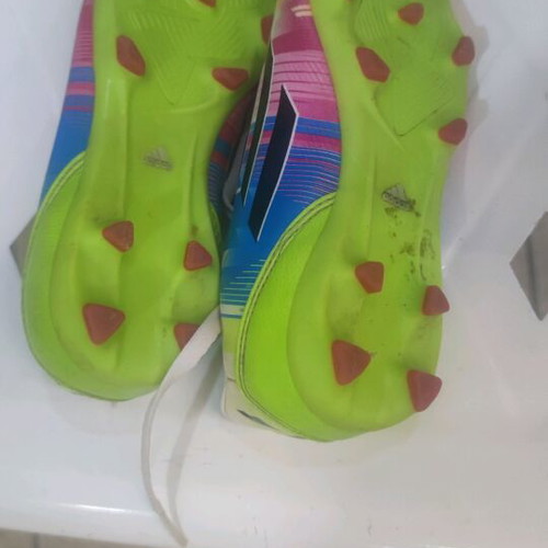 Adidas football shoes like new, size 29