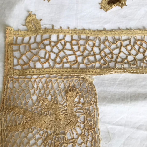 Handmade embroidery set used with discoloration