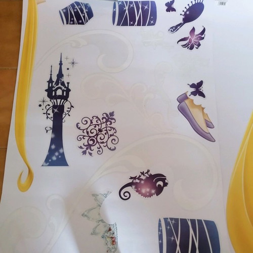 Rapunzel wall sticker used, Disney kids room decor
