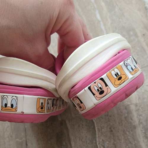 Crocs Minnie collectible kids shoes like new c6 (22-23)