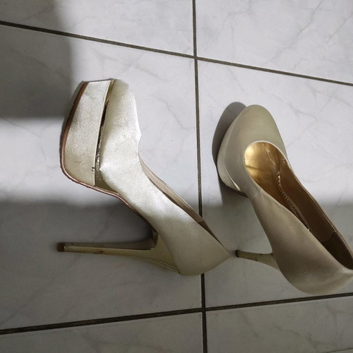 Satin pumps used, size 38, sugar color with gold details