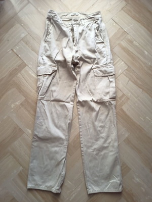 Γυναικείο παντελόνι Pull & Bear μπεζ τζίν μέγεθος 34 σαν καινούργιο με τσέπες στο πλάι