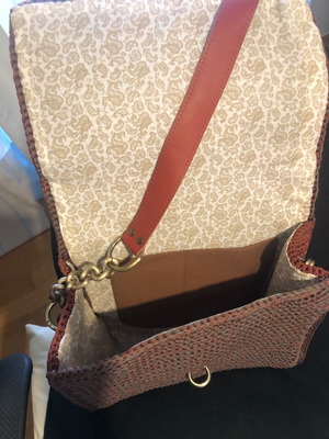 Knitted shoulder bag handmade new with leather strap
