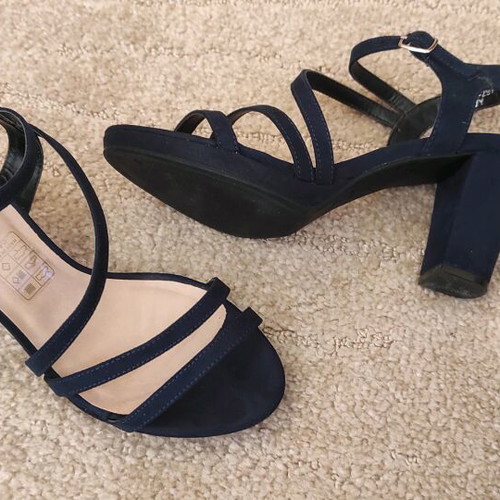 Offer €8! Blue sandal with platform