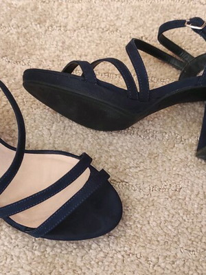 Offer €8! Blue sandal with platform