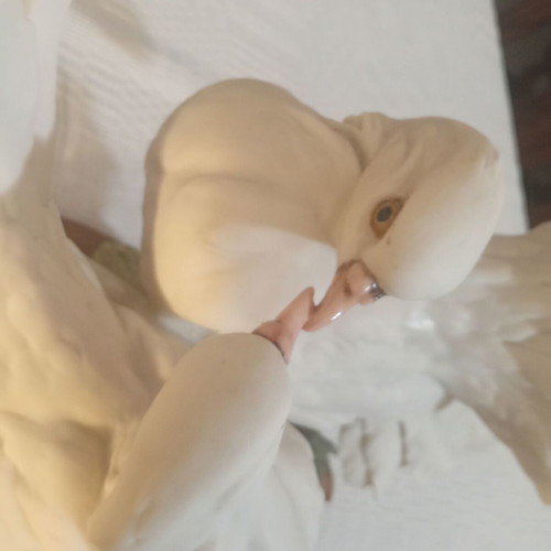 Giuseppe Armani porcelain figurine vintage "Doves' Kiss"