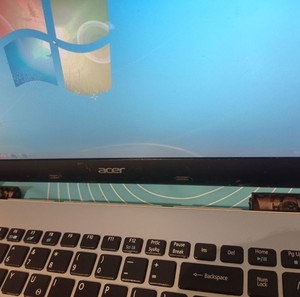 Acer aspire V3 575g 200€