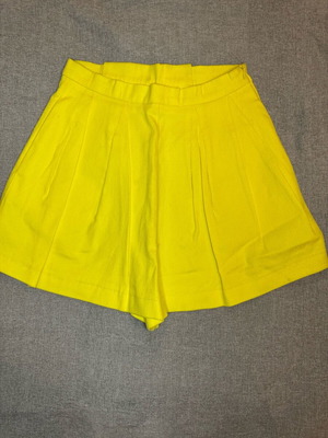 Victoria's Secret high-waisted shorts like new, yellow, size S