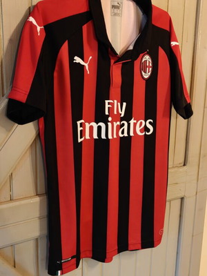 Ac Milan Puma jersey 2018-2019 season like new, authentic, medium size