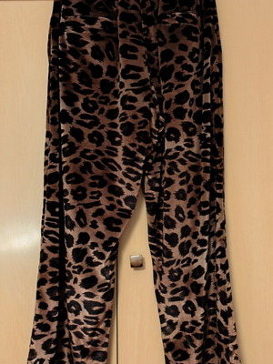 Inlove Leopard Pants Madame Shoushou new, velvet fabric