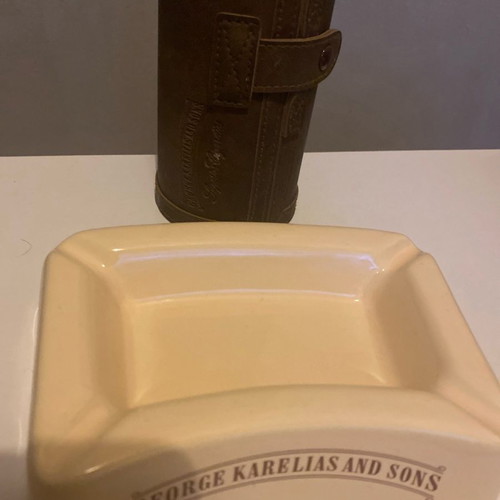 Collectible Karelias set with leather case and new ashtray