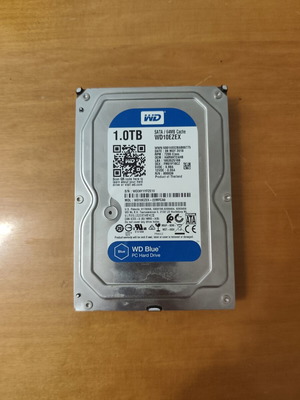 Western Digital Blue HDD 1TB WD10EZEX SATA III hard drive like new