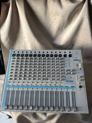 Acustica MX12E μίκτης και M450 ενισχυτής μεταχειρισμένα, 2x200W RMS