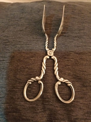 Vintage salad tongs made of silver-plated alpacca (412)