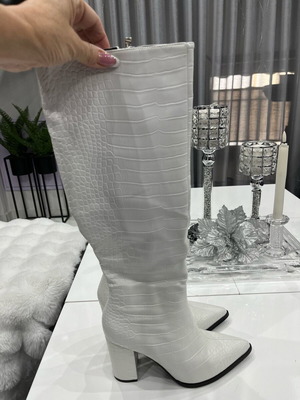 White boots croco pattern like new, size 38