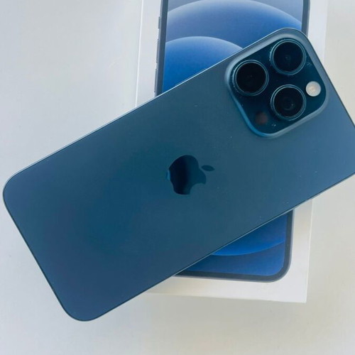 iPhone 15 ProMax 256GB Blue Titanium like new with 3 cases gift
