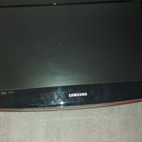Samsung TVs like new, 1x 40 inch and 2x 22 inch non-smart