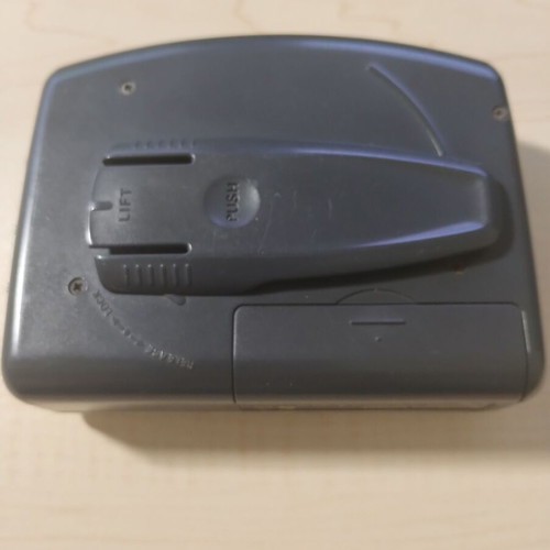 Walkman Philips AQ6681 μεταχειρισμένο, ρετρό κασετόφωνο με ψηφιακό ραδιόφωνο