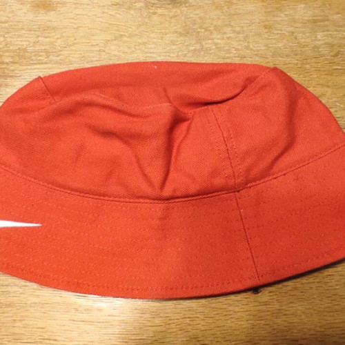 Nike hat size S/M like new, red