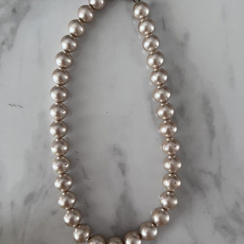 Necklace used, impressive design
